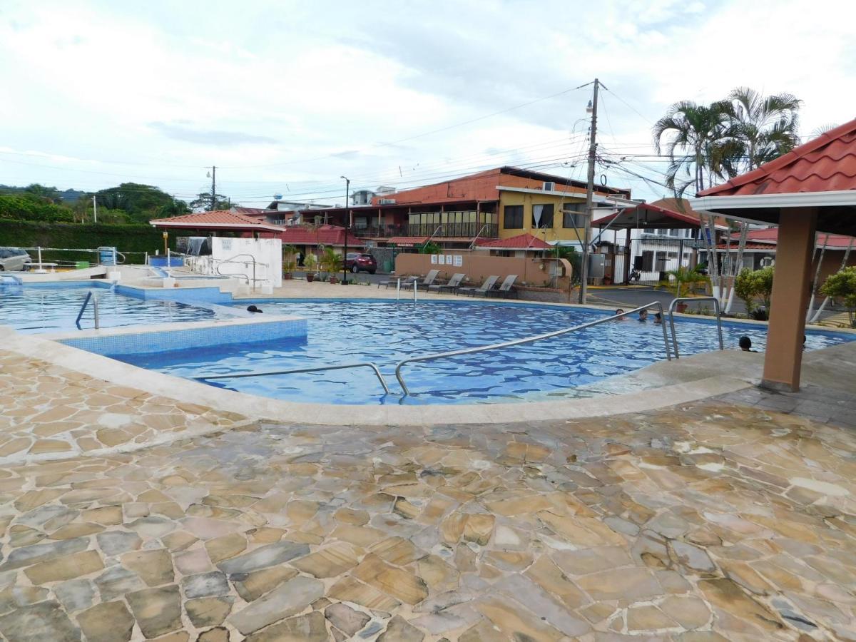 Condo Villa B27 Sleeps Five People - B28 Sleeps Six People - Price Includes Housekeeping Fees Not Taxes - Very Close To The Pool And Beach! Jacó Buitenkant foto