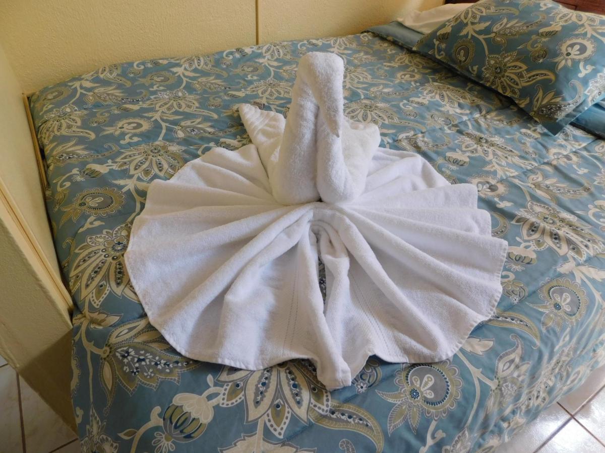 Condo Villa B27 Sleeps Five People - B28 Sleeps Six People - Price Includes Housekeeping Fees Not Taxes - Very Close To The Pool And Beach! Jacó Buitenkant foto