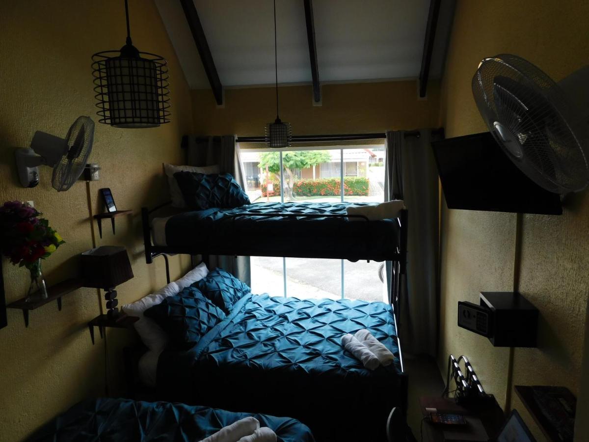 Condo Villa B27 Sleeps Five People - B28 Sleeps Six People - Price Includes Housekeeping Fees Not Taxes - Very Close To The Pool And Beach! Jacó Buitenkant foto