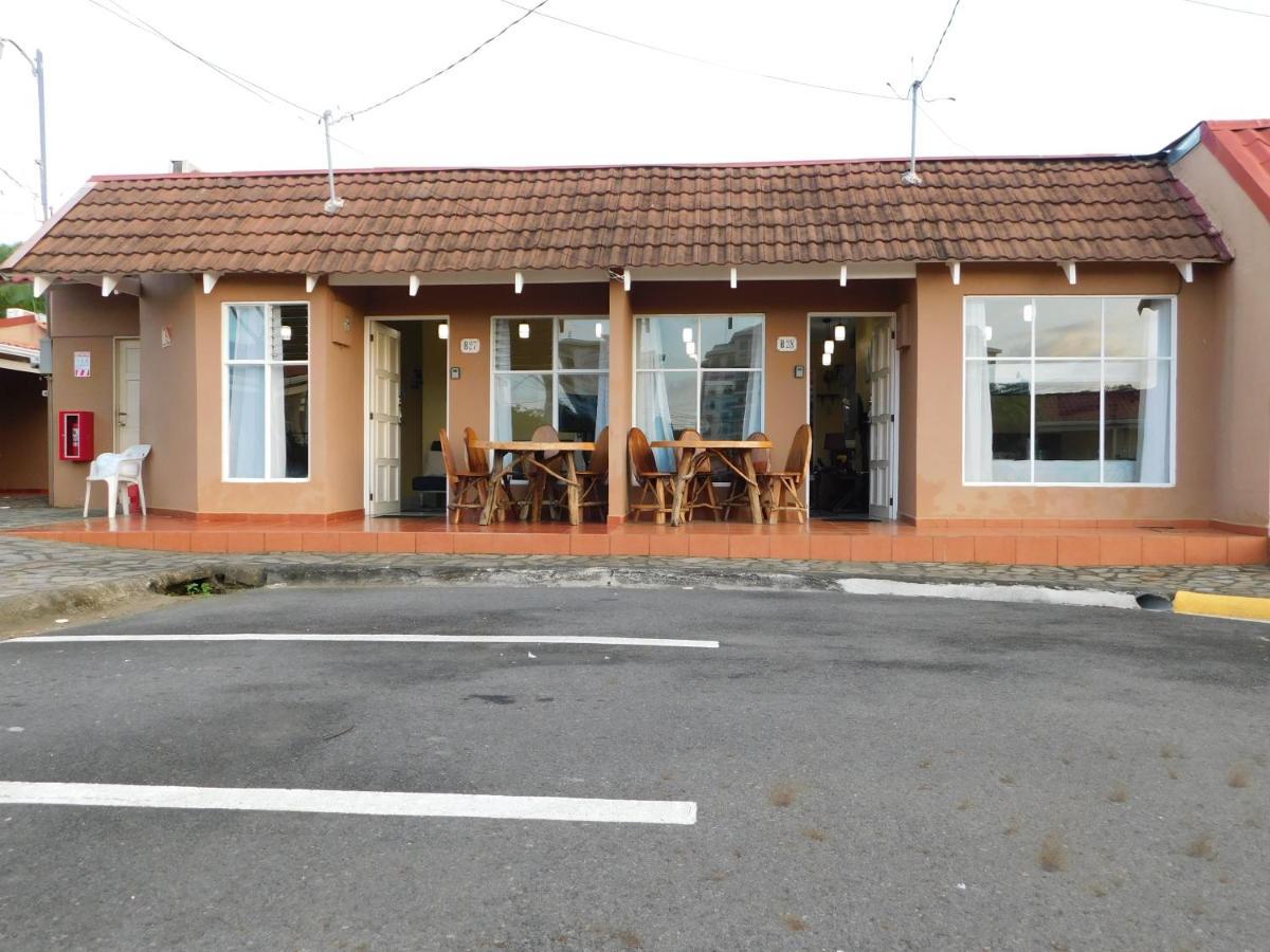 Condo Villa B27 Sleeps Five People - B28 Sleeps Six People - Price Includes Housekeeping Fees Not Taxes - Very Close To The Pool And Beach! Jacó Buitenkant foto